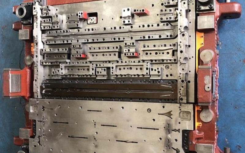 Upper Die